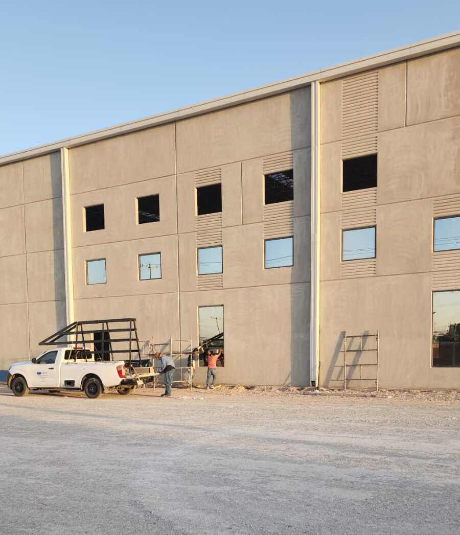 Fachada estructural de cristal templado